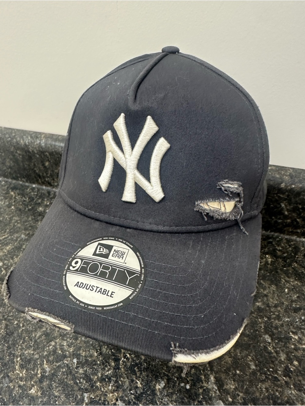 New Era Men’s Dark Navy Distressed 9FORTY Adjustable NY Cap